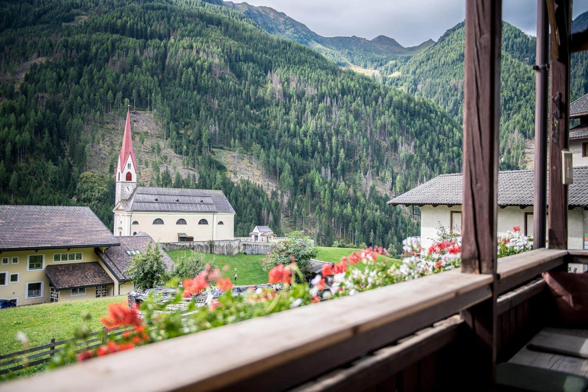 Oberwirt Hotell Selva dei Molini Exteriör bild